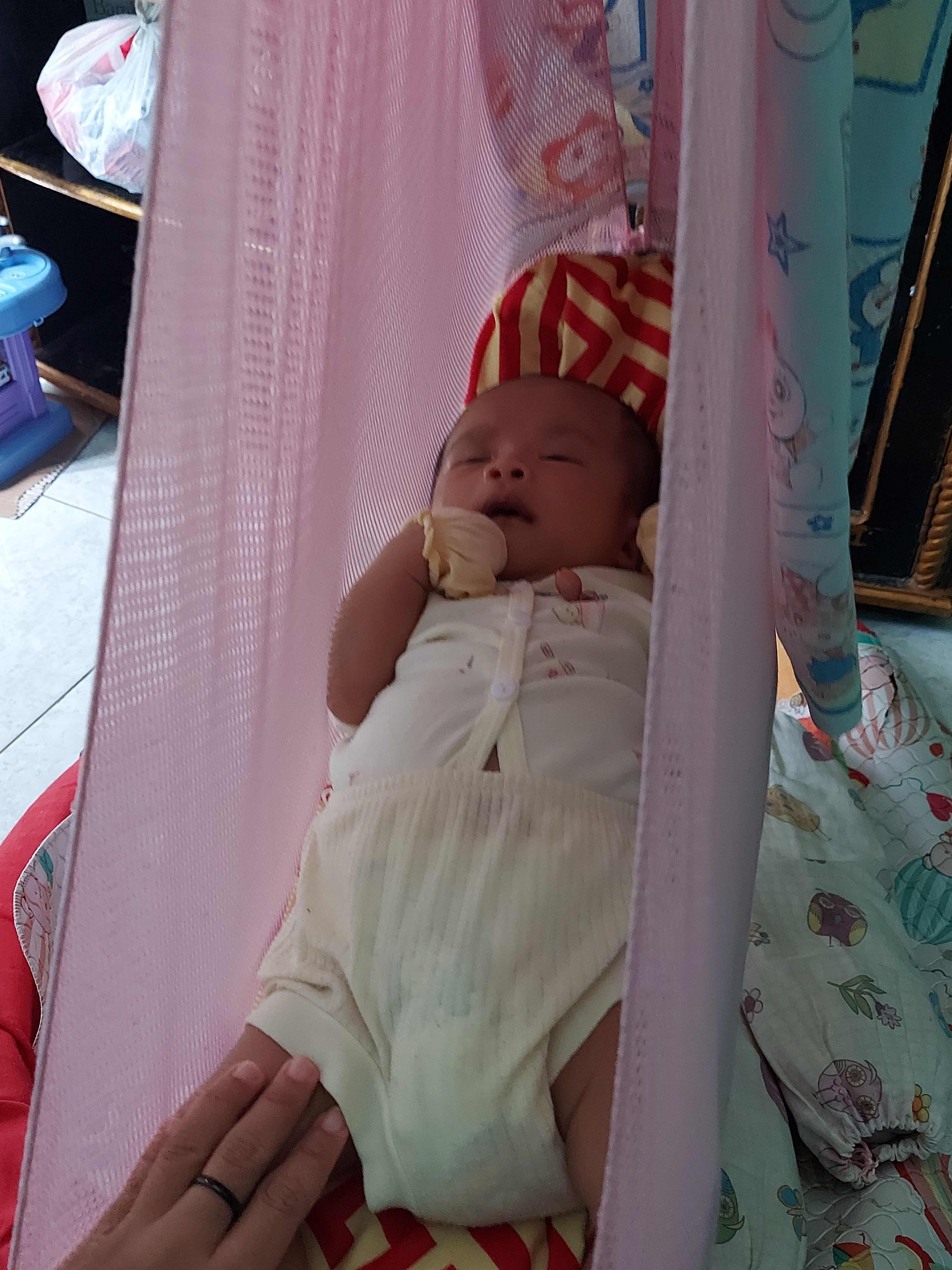 Kunjungan Kedua : Bertemu Adik Bayi Fahri